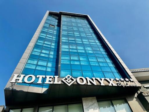 Onyx By Luna Hotel